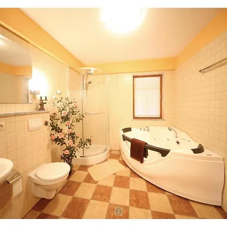 Apartamento Holiday 02 *
